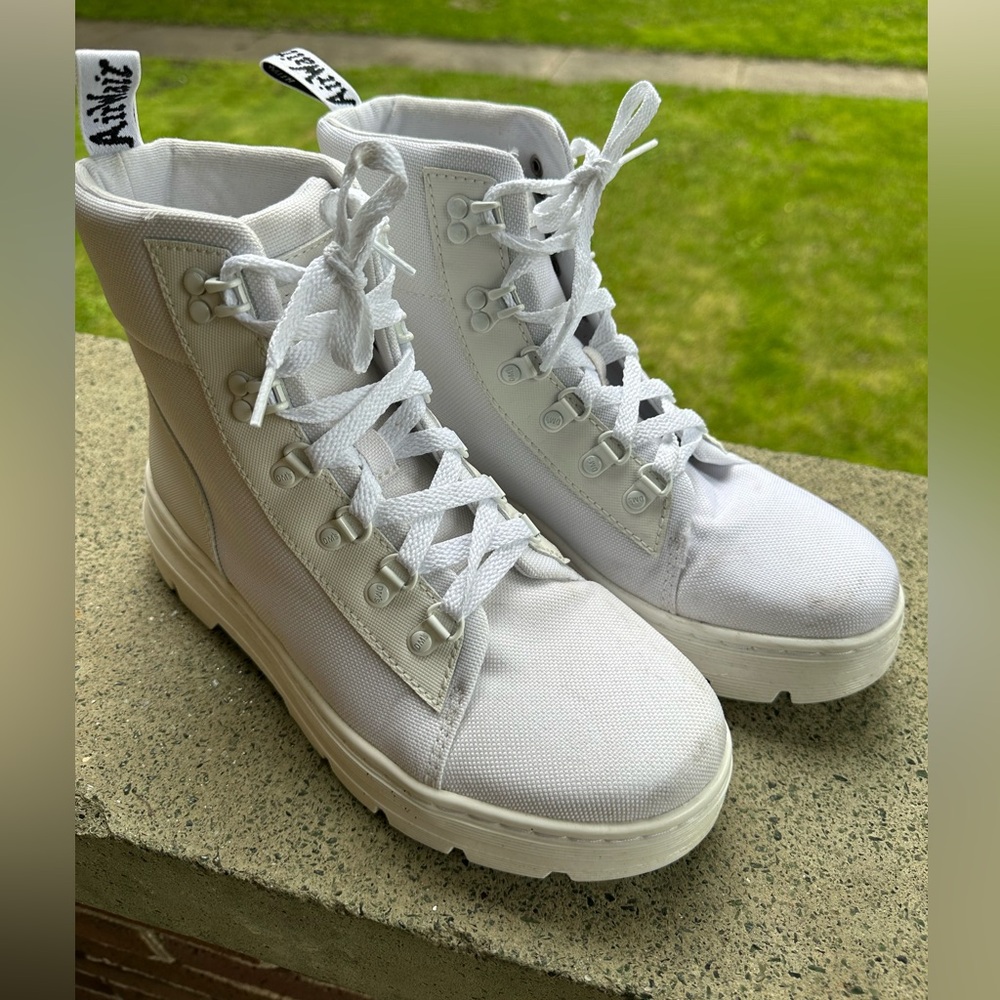 Dr Martens Women’s AirWair boot - canvas COMBS WOMEN'S POLY CASUAL BOOTS size 9